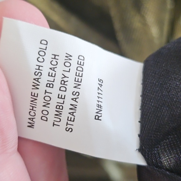 Elegant metallic olive Green Pleated Skirt - Picture 6 of 11